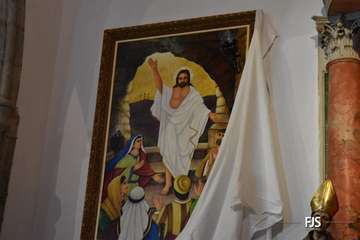 El cuadro  'La Resurrección' ya luce en la Basílica de Telde/Francisco Javier Santana.